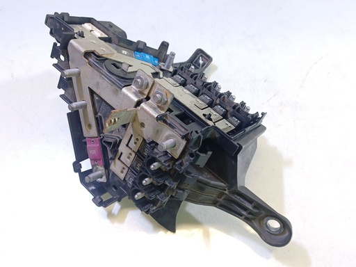 Caja de relés y fusibles A2055401950